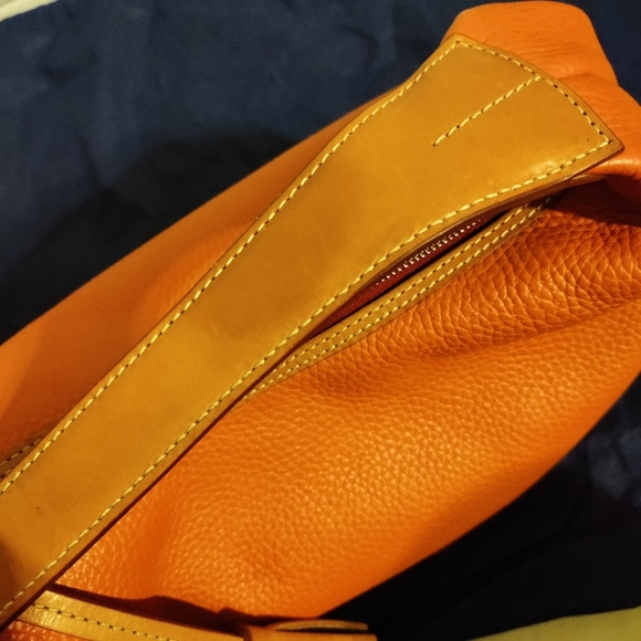 Vintage Dooney  Patterson PERFECT for fall. A rich orange color. - Picture 9 of 13